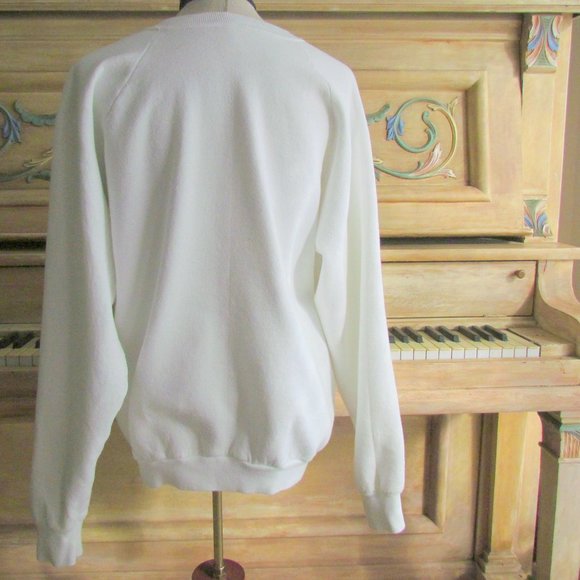 LES MISÉRABLES XL WHITE SWEATSHIRT w BLACK COSETTE PICTURE, VINTAGE 1991 UNISEX - Picture 5 of 6